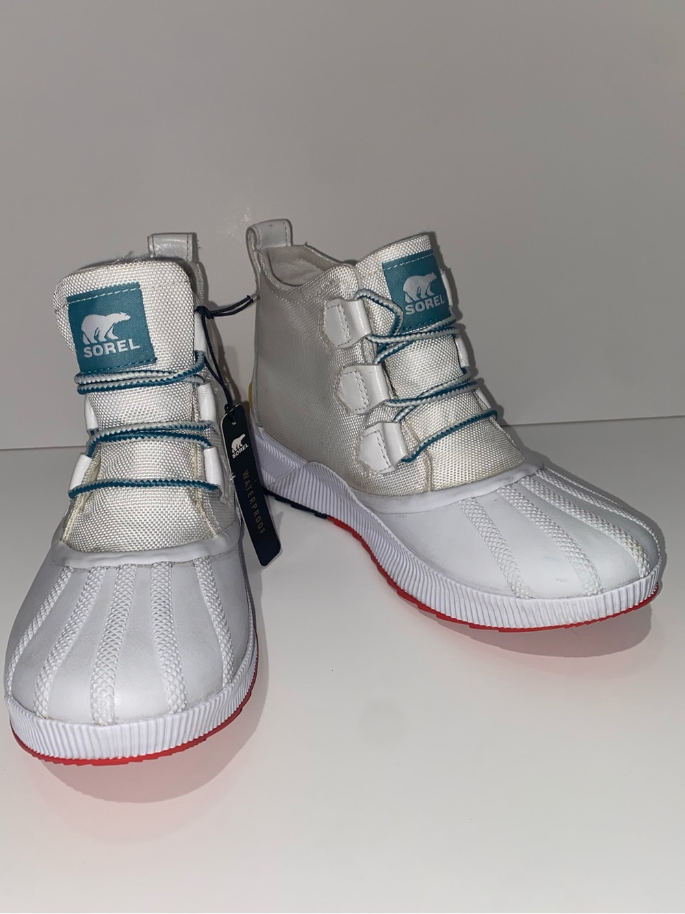 SOREL Women’s Out ’N About Plus Waterproof Boots – White – Size 8.5